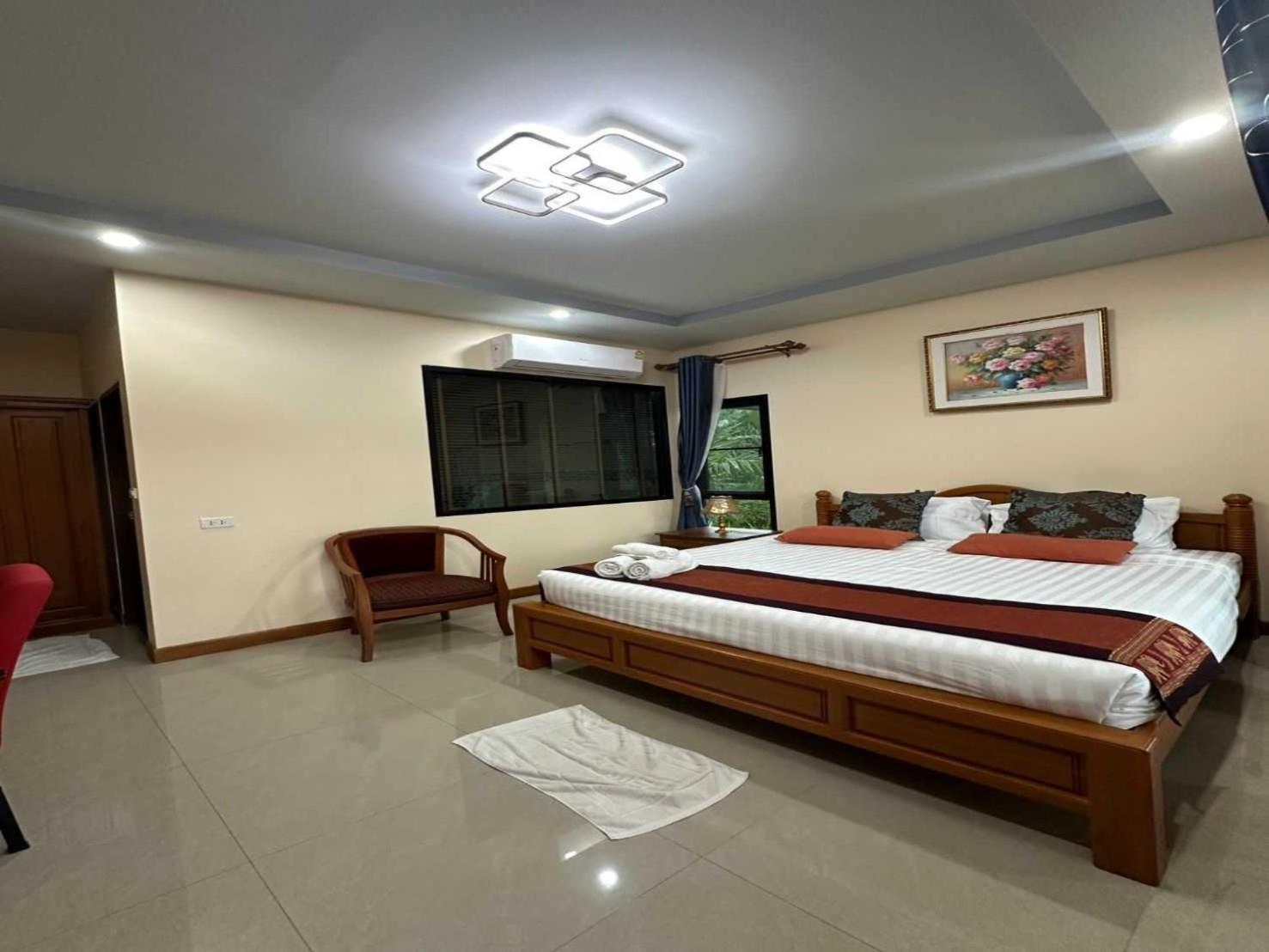 Capital O 75518 Baan Rose Resort Ao Luk Extérieur photo