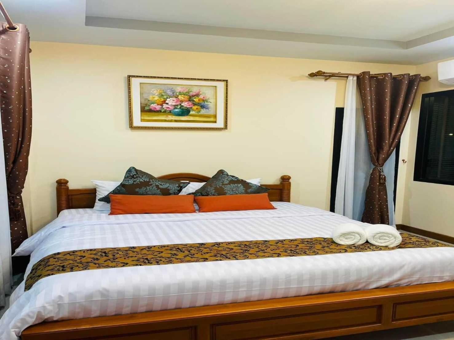 Capital O 75518 Baan Rose Resort Ao Luk Extérieur photo