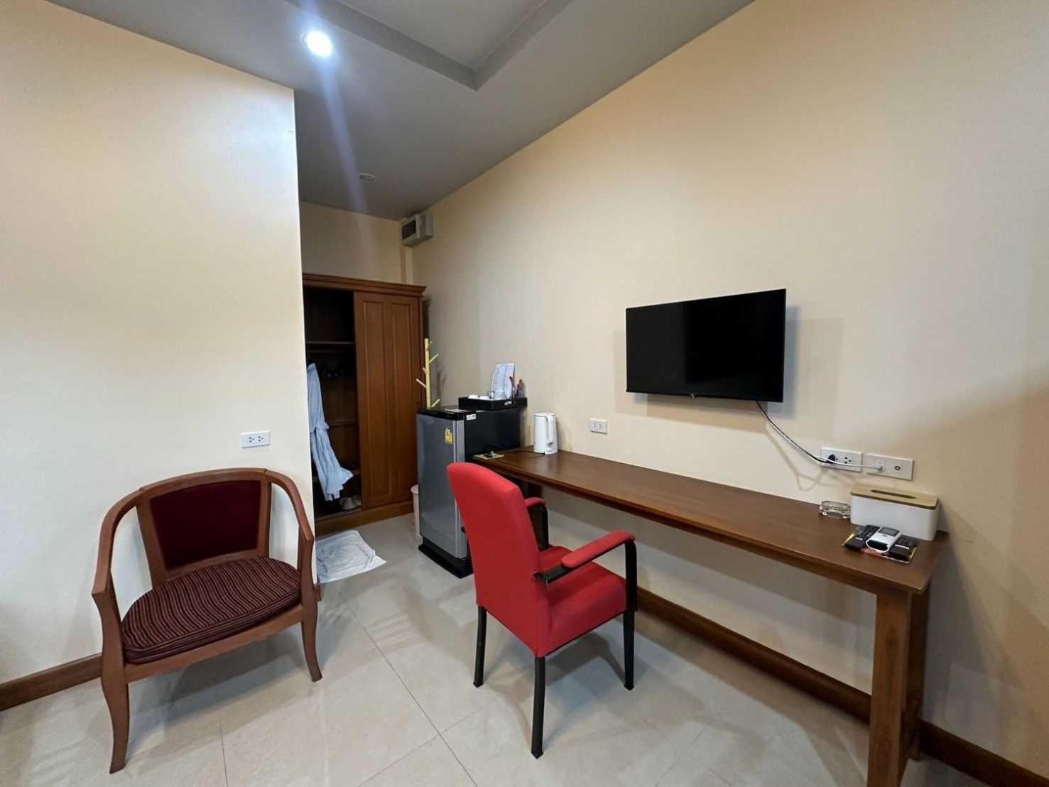 Capital O 75518 Baan Rose Resort Ao Luk Extérieur photo