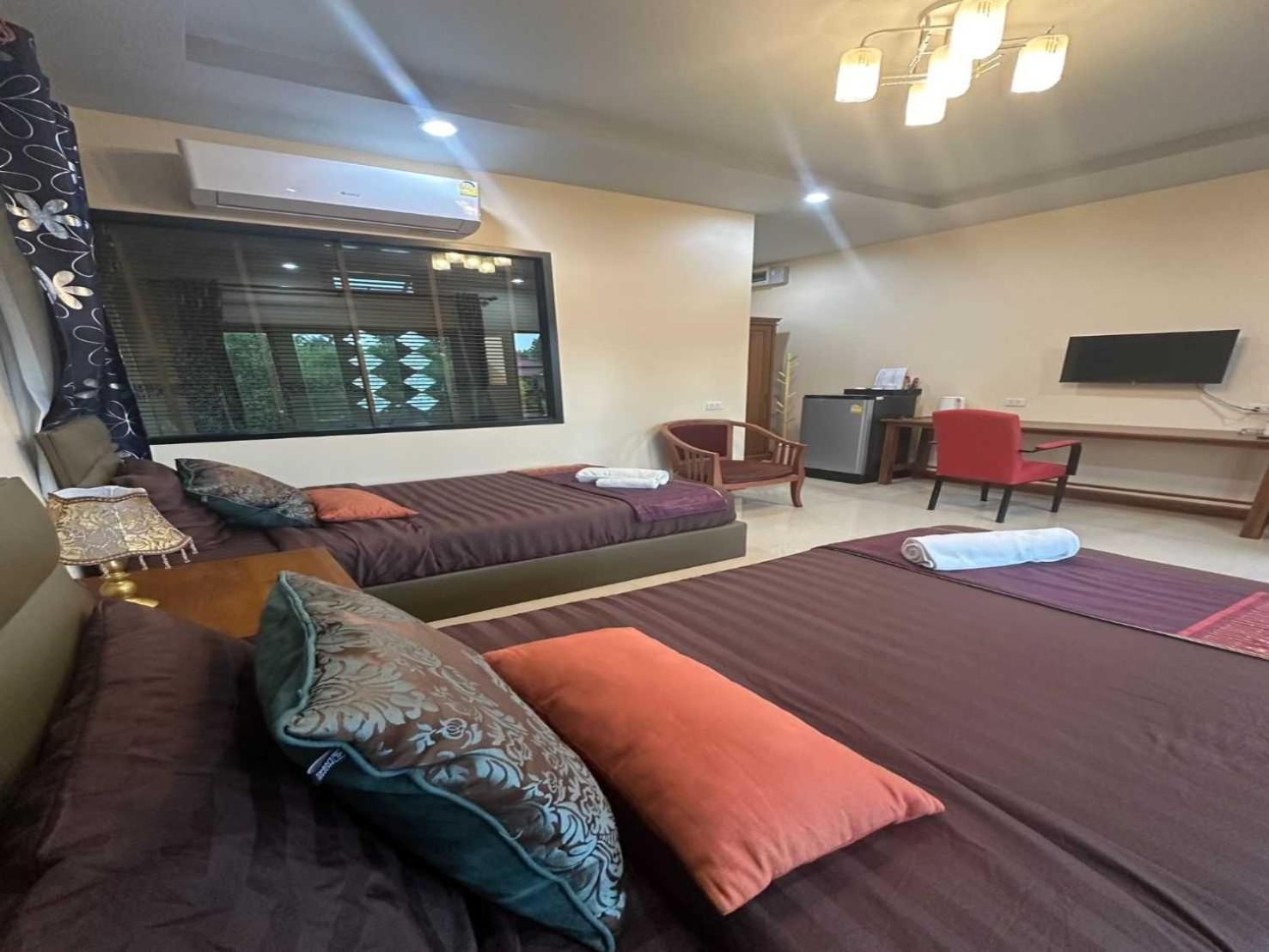 Capital O 75518 Baan Rose Resort Ao Luk Extérieur photo