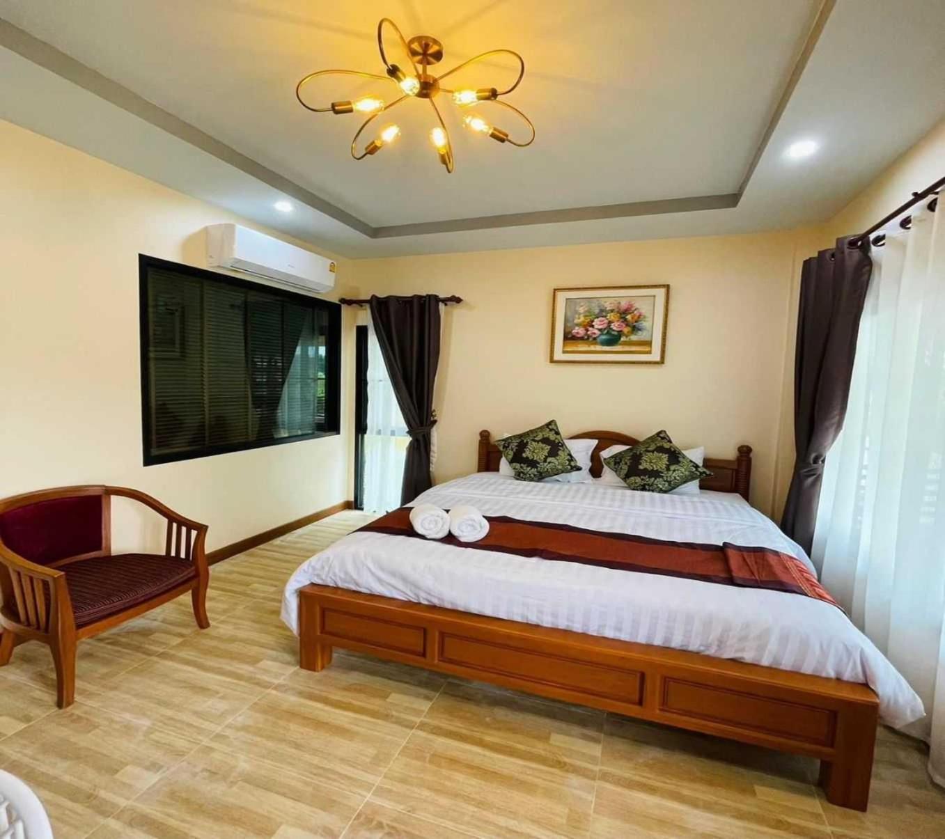 Capital O 75518 Baan Rose Resort Ao Luk Extérieur photo